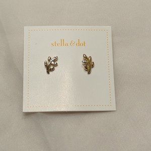 Stella and Dot Laurel Stud Earrings